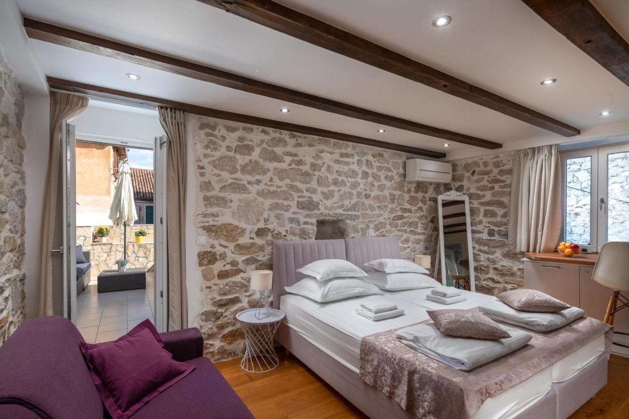 Hotel Awesome Stone House Split Exterior foto