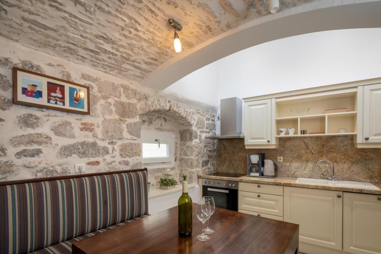 Hotel Awesome Stone House Split Exterior foto