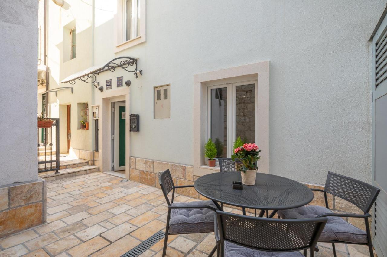 Hotel Awesome Stone House Split Exterior foto