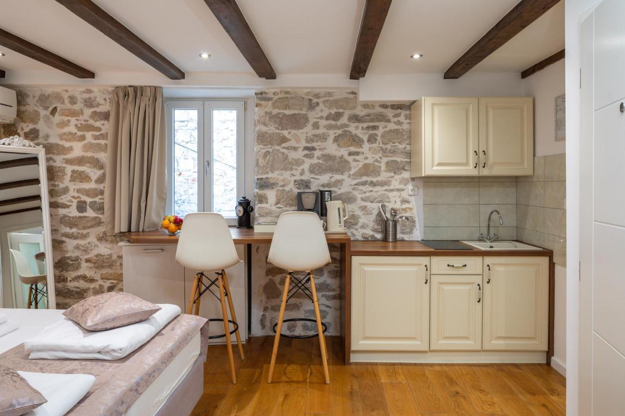 Hotel Awesome Stone House Split Exterior foto