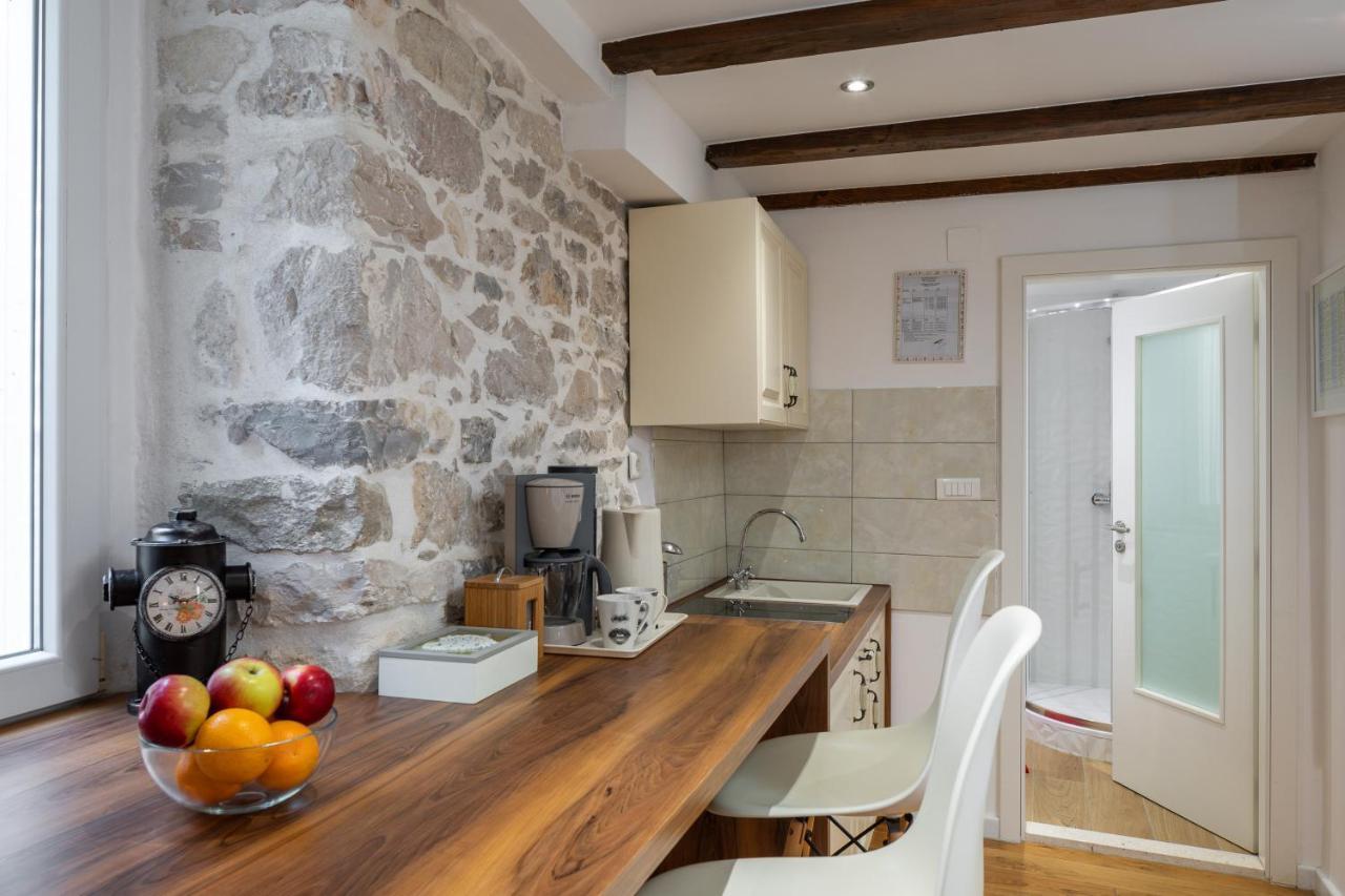 Hotel Awesome Stone House Split Exterior foto