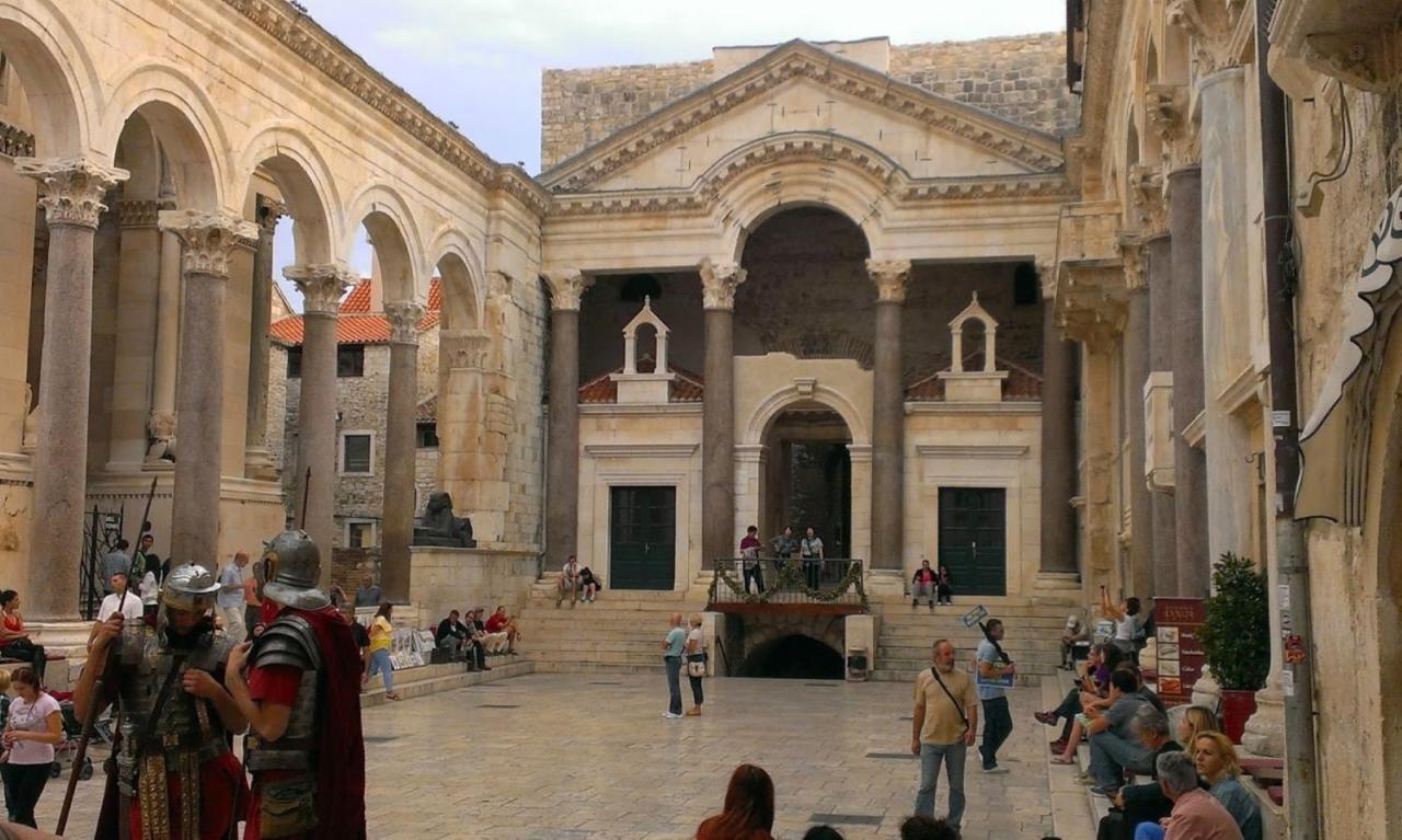 Hotel Awesome Stone House Split Exterior foto